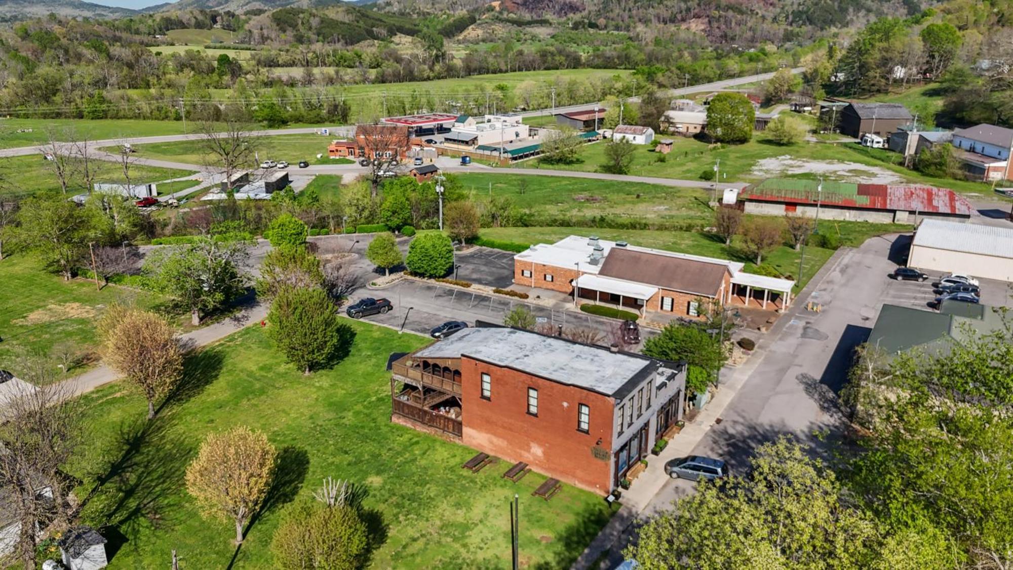 The Tellico Plains Inn And Event Venue Exterior foto